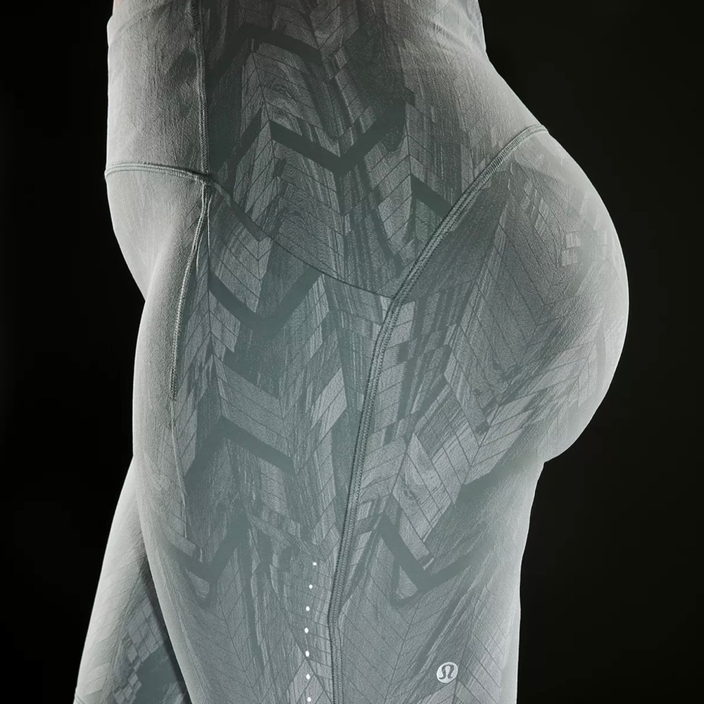 Lululemon Women Swift Speed HR Short 8” - Picture 6 of 9